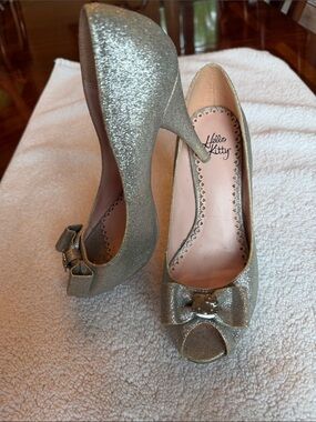Hello Kitty Glitter Peep-Toe Heels in Gold with Bow Accent